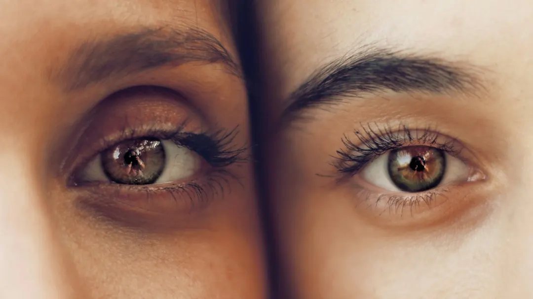 Close eye contact and trust between partners